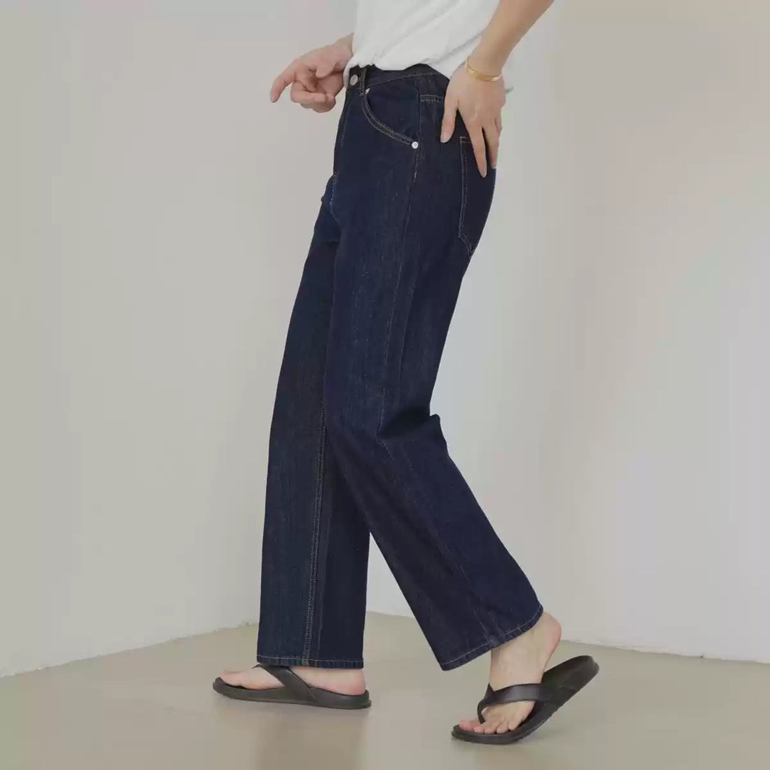Korean Relaxed Straight Jeans