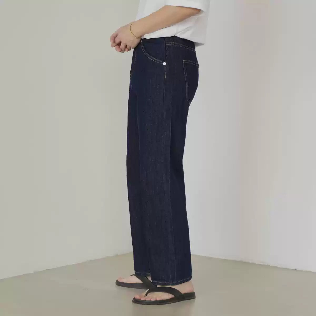 Korean Relaxed Straight Jeans