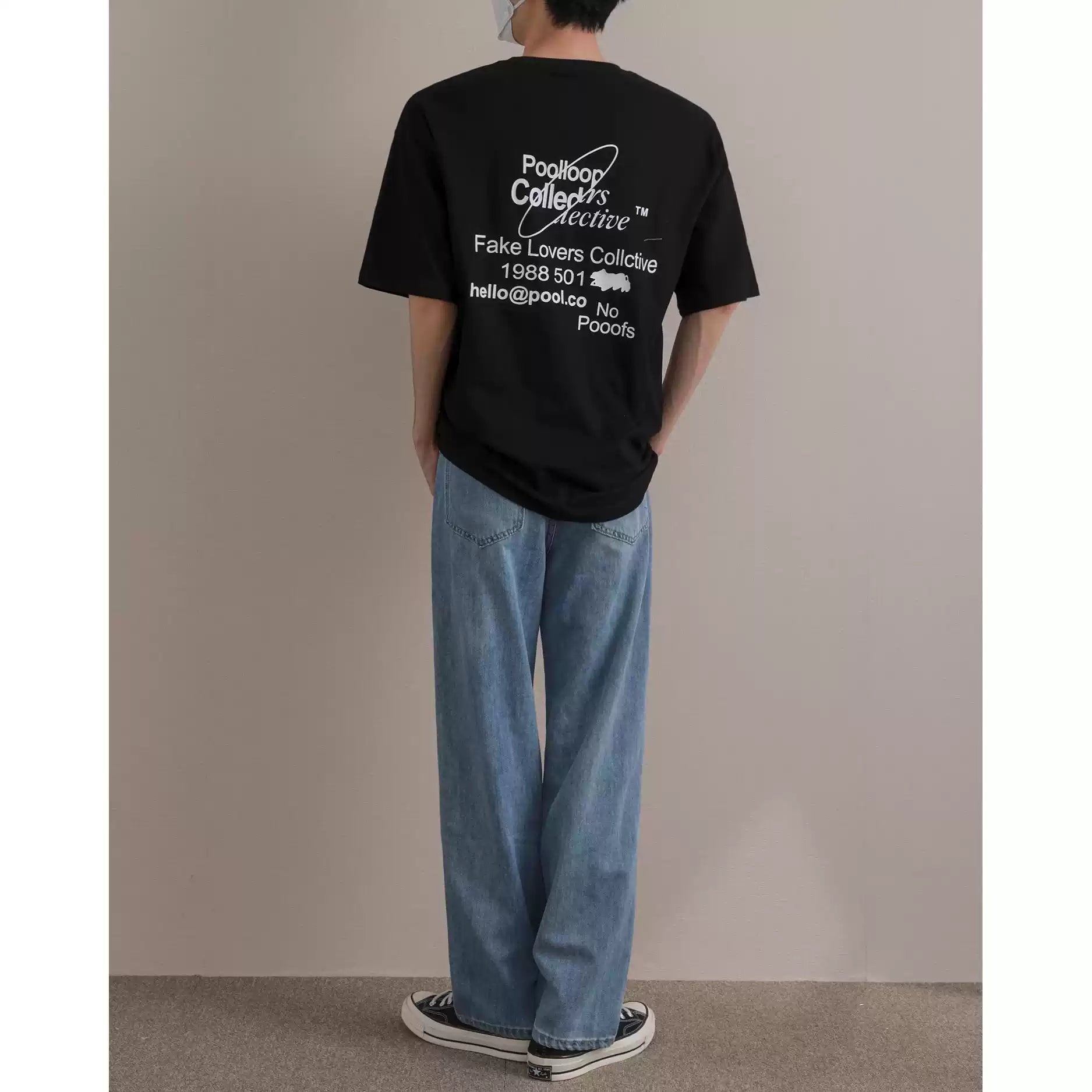 Light Wash Relaxed Jeans
